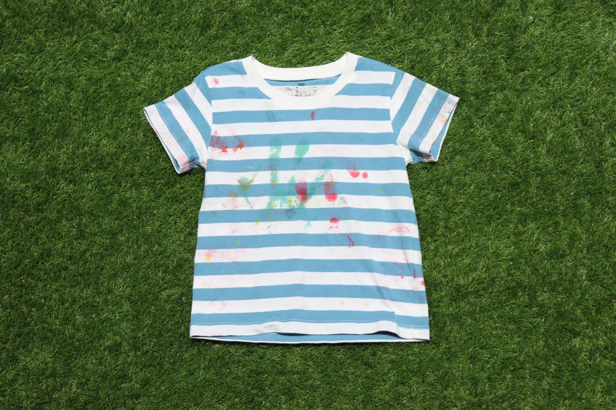 服についた絵の具の落とし方は？水彩・アクリル別の対処と乾いた汚れの注意点